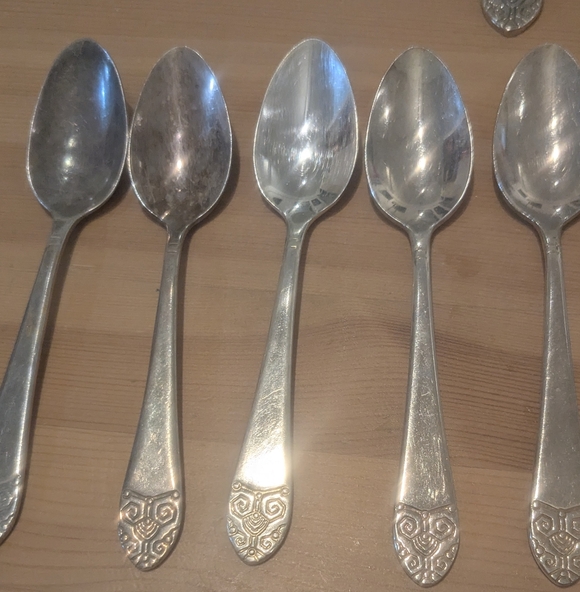 Waldorf Astoria Flatware Bundle - Picture 5 of 12